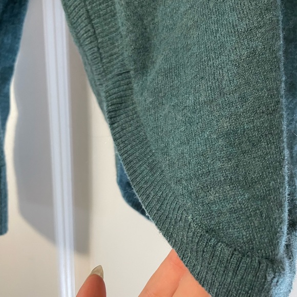 Teal Tahari wool turtleneck sweater - Picture 5 of 5